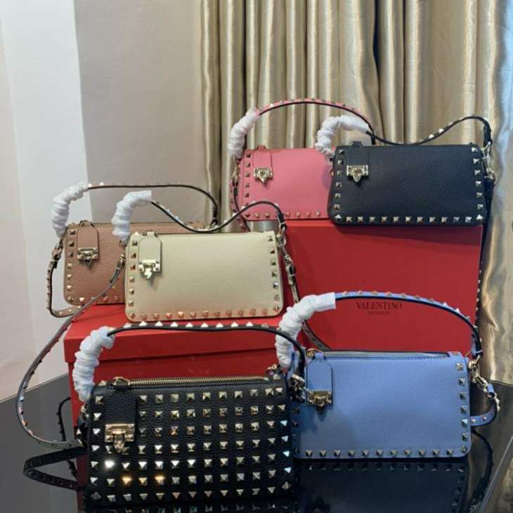 Picture of Valentino Handbags _SKUfw124808648fw